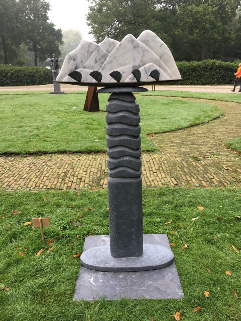 "Moving Mountains", marmer, lood, azobé, hardsteen, h120x70x20cm incl. sokkel